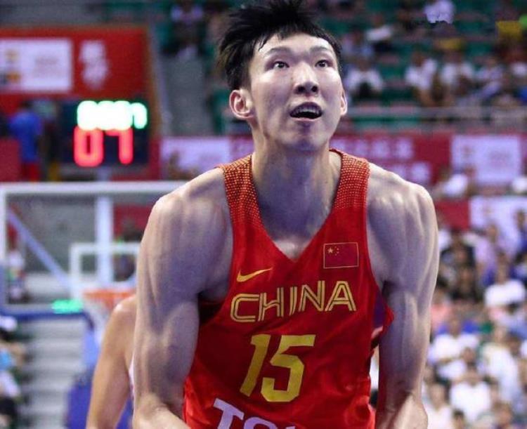 周琦是左手投篮还是右手「周琦暴露一投篮问题技术动作不够细腻这个毛病该不该纠正」