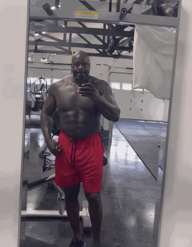 奥尼尔大胖子「这些NBA胖子也是肌肉男奥尼尔6块腹肌东契奇变胖哈登变壮了」