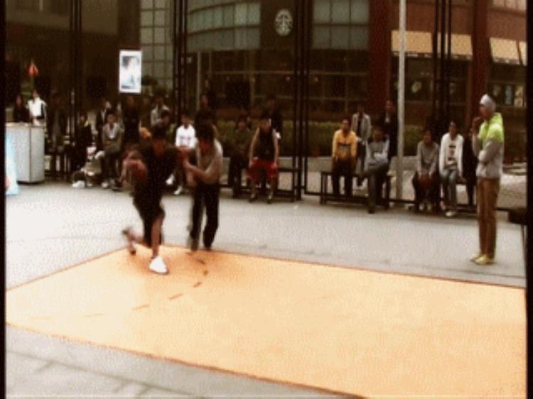 街头篮球必杀技「街头篮球13种酷炫单挑招数这才叫真街球帅到爆」