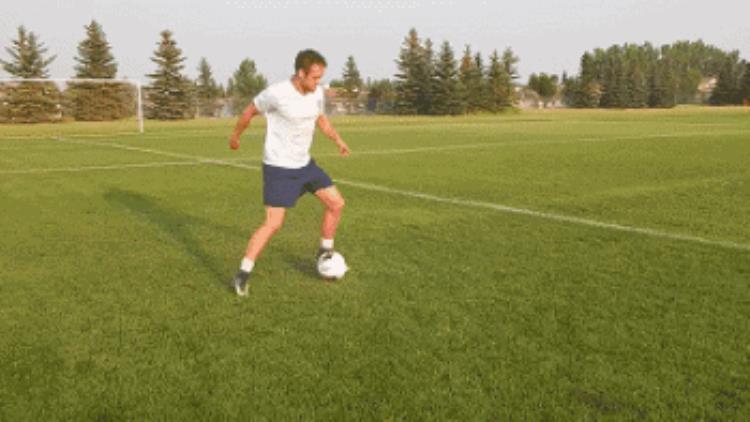 足球基础球感训练「业余足球基础教学每天5分钟7天准见效十个必练的球感练习」
