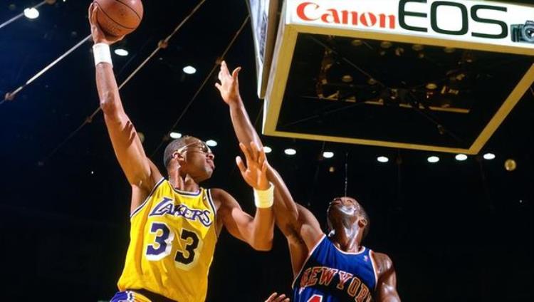 nba现役攻防一体最强的球员「NBA最强攻防一体阵容都有谁贾巴尔力压群雄詹皇不可动摇」