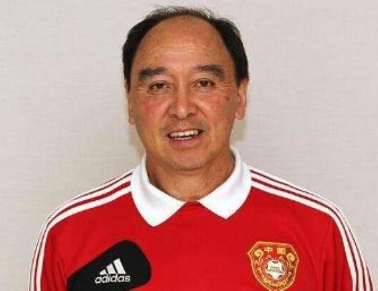 中国足球贡献「33年前他率队痛击中国足球如今年近古稀致力于帮助中国足球」