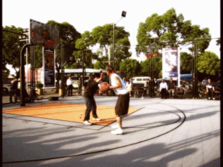 街头篮球必杀技「街头篮球13种酷炫单挑招数这才叫真街球帅到爆」