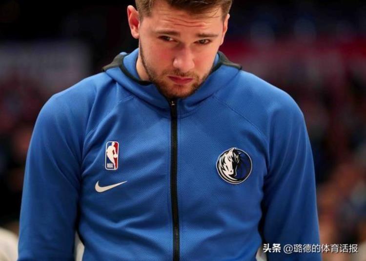 看表情猜nba球员「表情猜球员美媒晒趣味照小卡大手绷着脸老詹爱吃塔可卷」