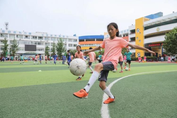 河南省十佳小球员「河南7名小将踢入校园足球国家队未来可凭踢球进名校」
