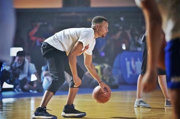 破产的篮球明星「NBA永远不会破产的八位球星篮球收入对他们来说微不足道」