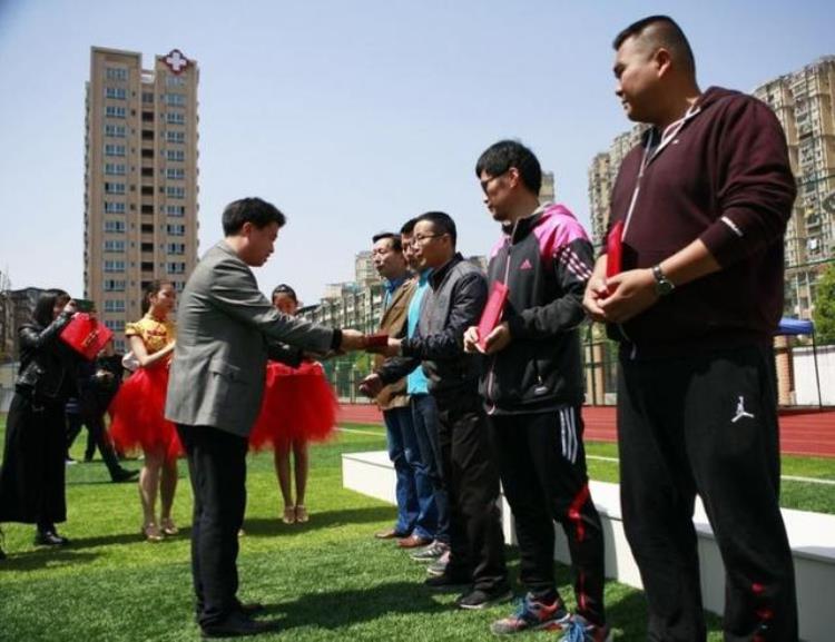 三明市校园足球联赛「三明市中小学生足球联赛引爆激情点燃中国足球梦」