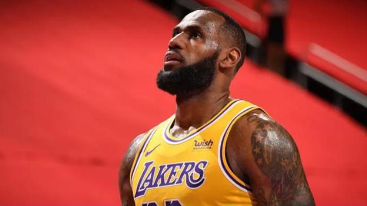乔科尔 球员「没看过NBA也认识的五位球星乔詹科在列尼克杨靠表情包出圈」