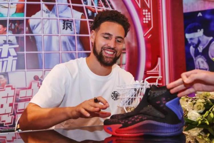 nba中国品牌代言人「NBA里代言中国品牌的球星越来越少咖位越来越低看看还剩谁」