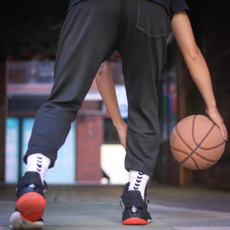 篮球卫裤怎么选这5大优点让你冬天打球没烦恼
