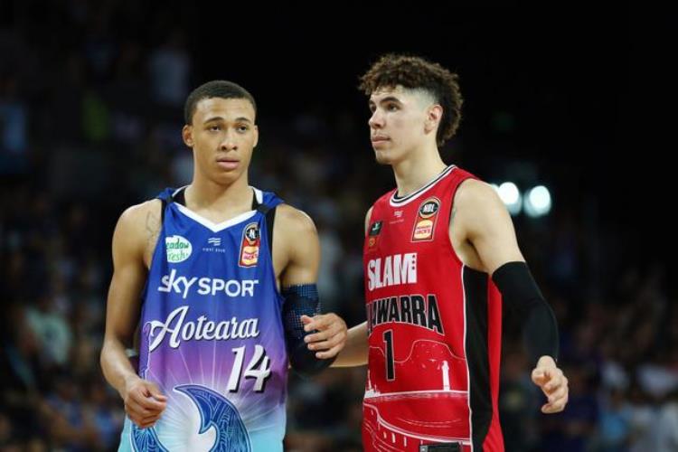 nba中国品牌代言人「NBA里代言中国品牌的球星越来越少咖位越来越低看看还剩谁」