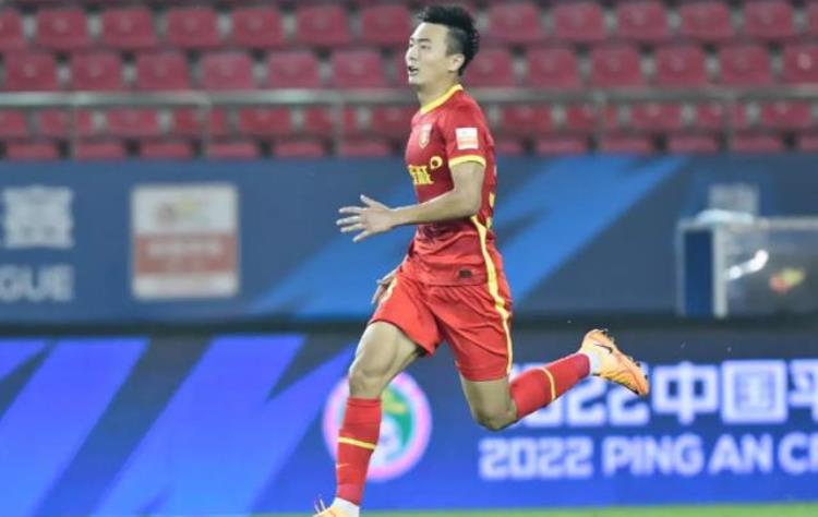 中超国内球员「中国足球崛起了中超前10轮本土球员狂轰129球外援只进104球」