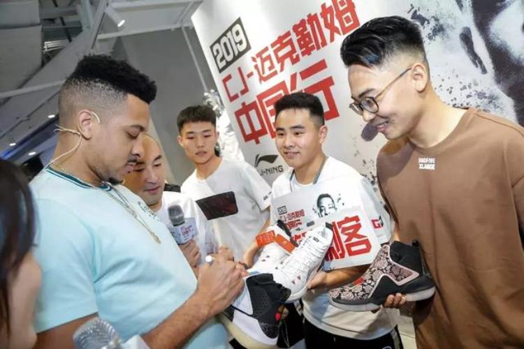打进NBA西部决赛继韦德后这位球星亮相3座万达广场