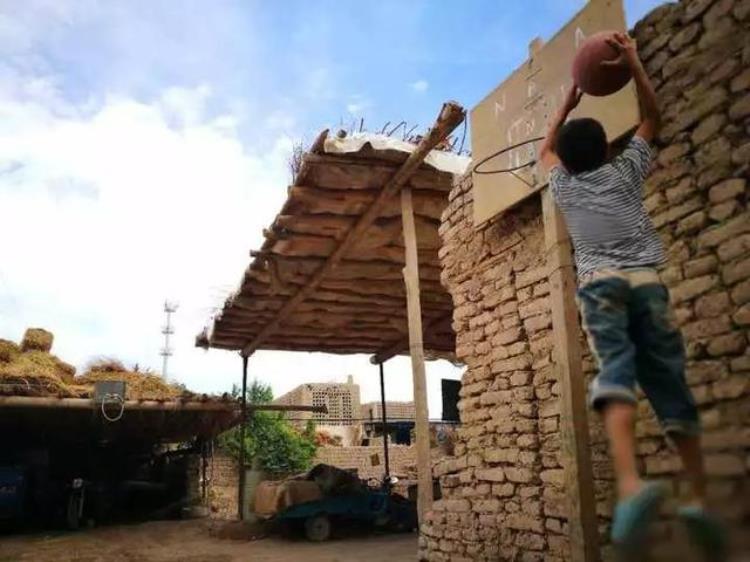 12岁篮球神童「鄯善县12岁男孩有个篮球梦」
