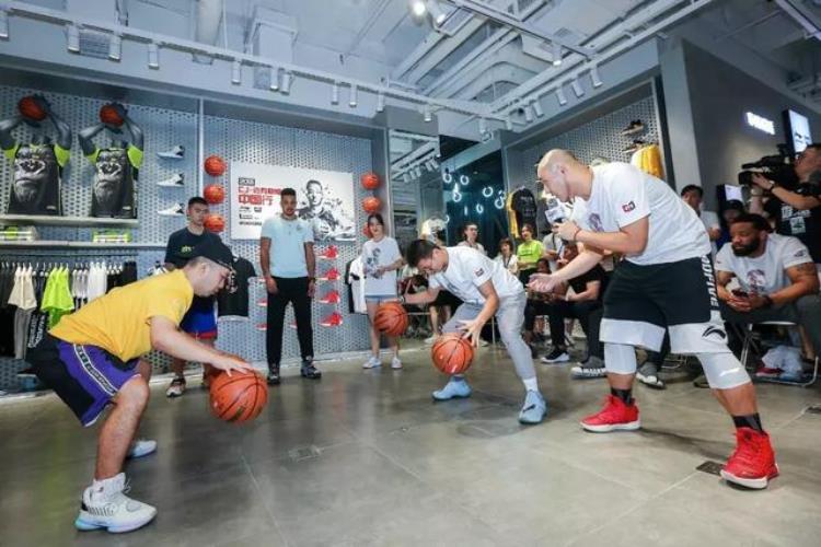 打进NBA西部决赛继韦德后这位球星亮相3座万达广场