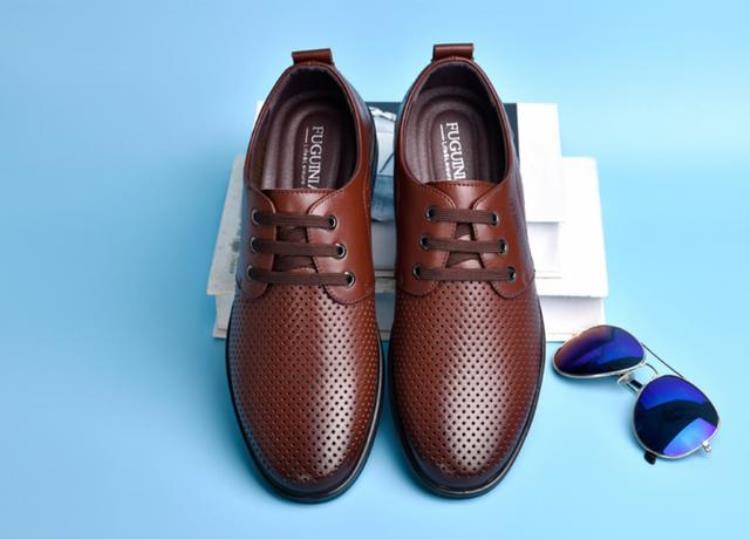 适合成熟男人的鞋子「成熟男人夏季必买的鞋子一定是这几双舒适透气又不臭脚」