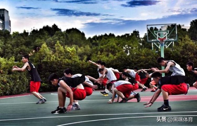 浅析团队合作在篮球比赛中的重要性「深度剖析团体协作在高校体育篮球训练中的重要性」