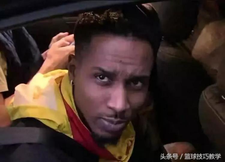詹姆斯打得过「联盟里唯一能把詹姆斯打跑的男人JR这球什么水平」