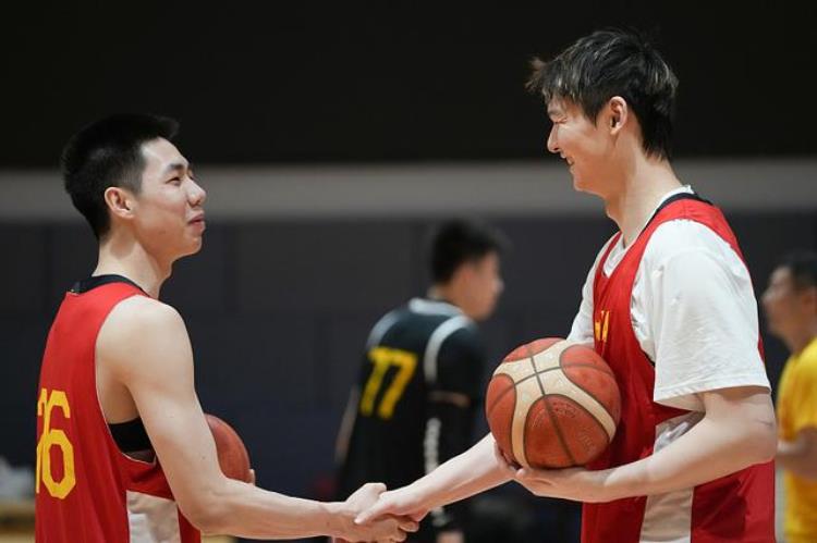 中国男篮16人名单最新「中国男篮16人名单无明显位置短板锋线阵容堪称近年来天赋最高」