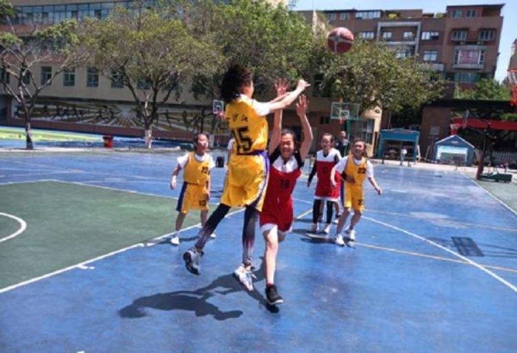 德阳市金沙江路学校征战德阳市小学生篮球比赛记实