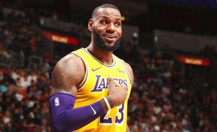 最大球员合同诞生10年5亿美元连NBA巨星詹姆斯都向他借钱
