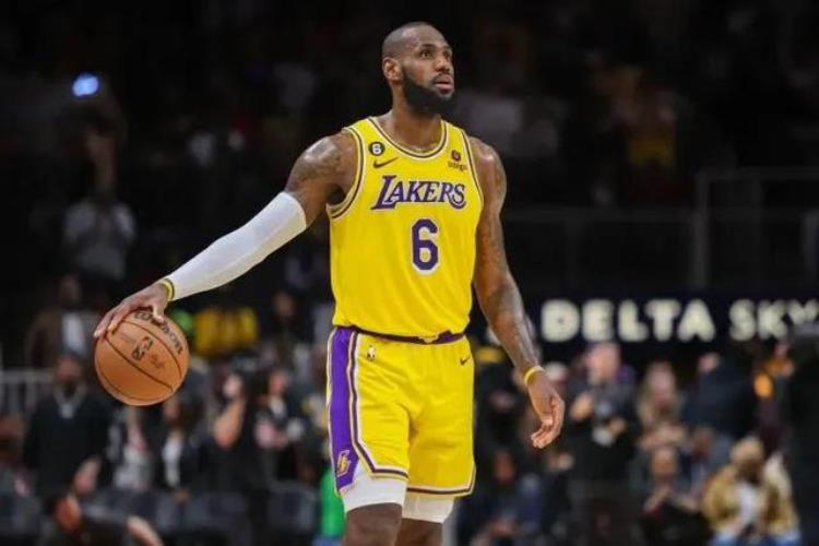 美媒评选nba现役十大球星「美媒将目前最好的55名现役球员划分成10档库里三档詹姆斯四档」