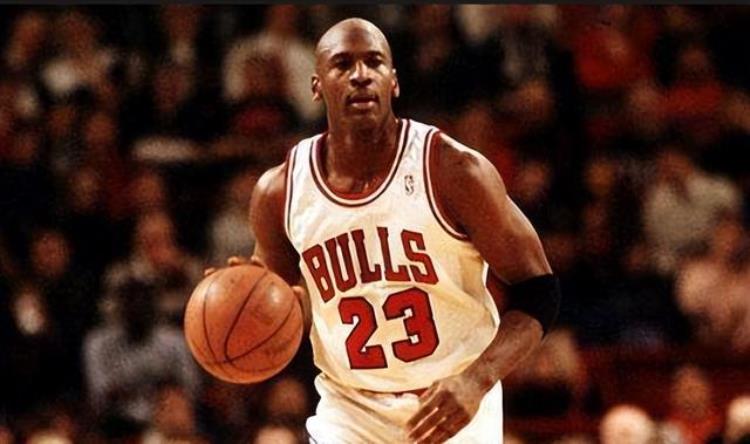 汉密尔顿体能怪「NBA什么叫做体力怪汉密尔顿把狗累吐张伯伦场均休6秒」