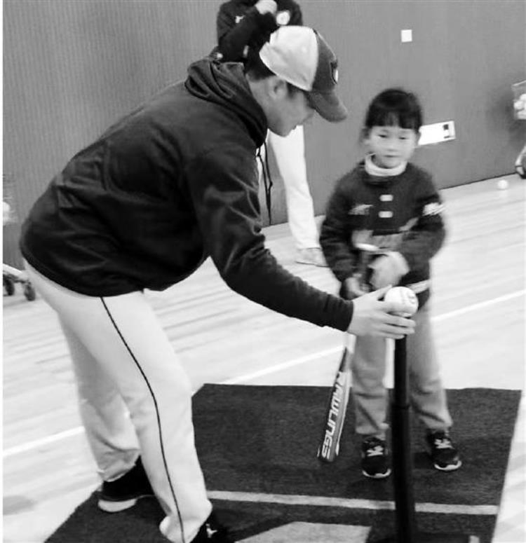 家长为何让孩子学打棒球提高灵敏度和专注度呢「家长为何让孩子学打棒球提高灵敏度和专注度」