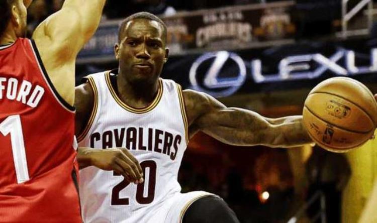 现役最矮的球员「现役最矮两人骑士聚首他们究竟靠什么在NBA立足」