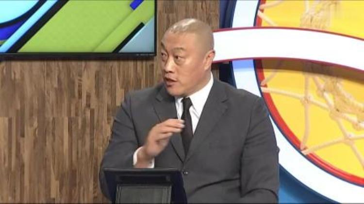 中国进入nba的第一个人「他是中国最早进入NBA球员开创了中美篮球文化因不满邓肯走红」