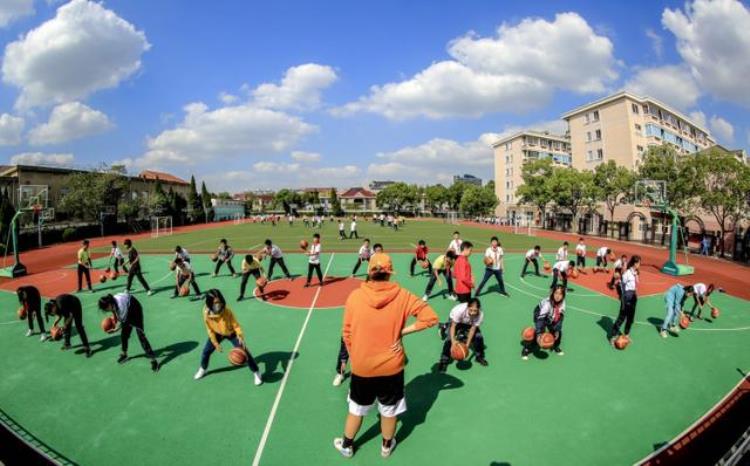 关注每一位学生的终身学习力为学生构建乐思课程体系让每位学生出彩