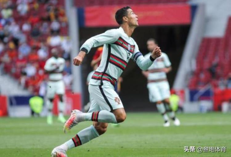 葡萄牙足球队c罗「葡萄牙30精彩回放C罗梅开二度霸气庆祝超越普拉蒂尼」