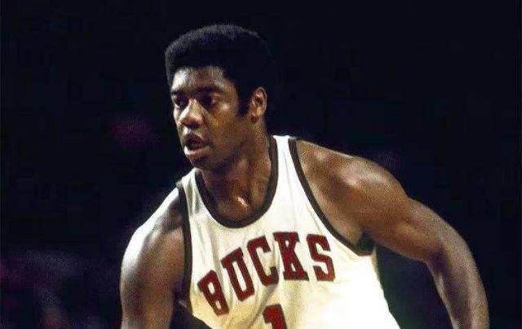 奥斯卡罗伯特逊「NBA365天365星奥斯卡罗伯特森」
