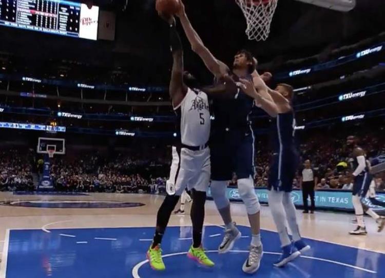 热火科比「NBA最强火锅科比狂奔28米追帽胖虎像打排球一神人站着盖帽」