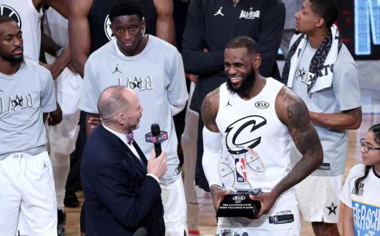 nba全明星分数最高「55分27板22助8断6帽16三分NBA全明星最强数据出炉库里太强了」
