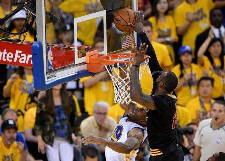 热火科比「NBA最强火锅科比狂奔28米追帽胖虎像打排球一神人站着盖帽」