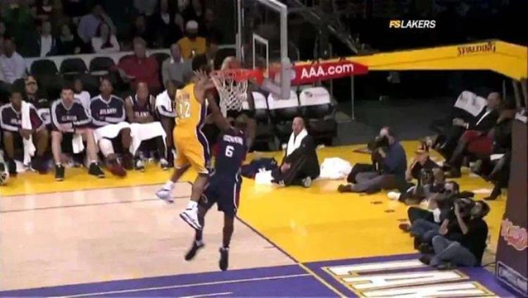 热火科比「NBA最强火锅科比狂奔28米追帽胖虎像打排球一神人站着盖帽」