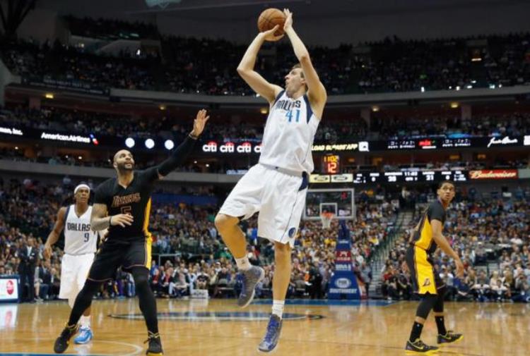 后仰跳投排名「即将消失的绝学盘点NBA后仰跳投最强的十大球星前三无争议」