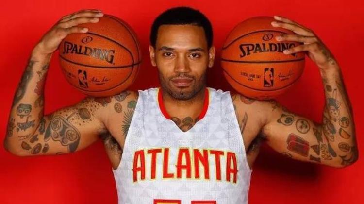 表情包篮球明星「热爱表情符号的NBA球员在自己的身上文了一个emoji」