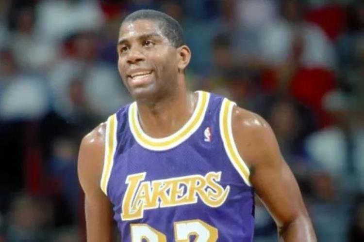 nba史上最伟大的十名球员「美媒列出了史上最伟大的20名球员以及他们的总决赛战绩和数据」