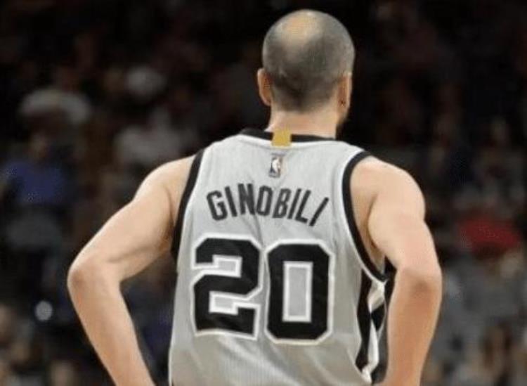 nba的哪位球员和乔丹皮蓬并称为公牛王朝的铁三角「篮球之神乔丹的头都敢摸NBA只3人做过蝙蝠侠皮蓬狼王加内特」