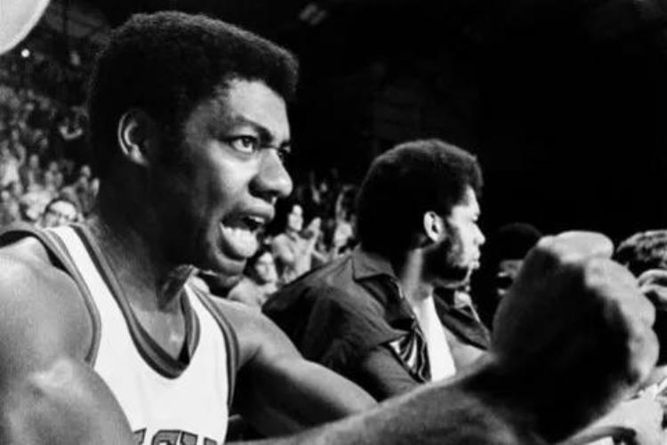 nba史上最伟大的十名球员「美媒列出了史上最伟大的20名球员以及他们的总决赛战绩和数据」