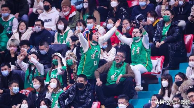 辽篮12载功勋教练郭士强下课「辽篮大洗牌曝郭少或挪窝投奔郭叔创造奇迹冠军教头压力山大」