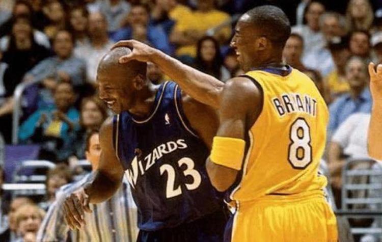 nba的哪位球员和乔丹皮蓬并称为公牛王朝的铁三角「篮球之神乔丹的头都敢摸NBA只3人做过蝙蝠侠皮蓬狼王加内特」