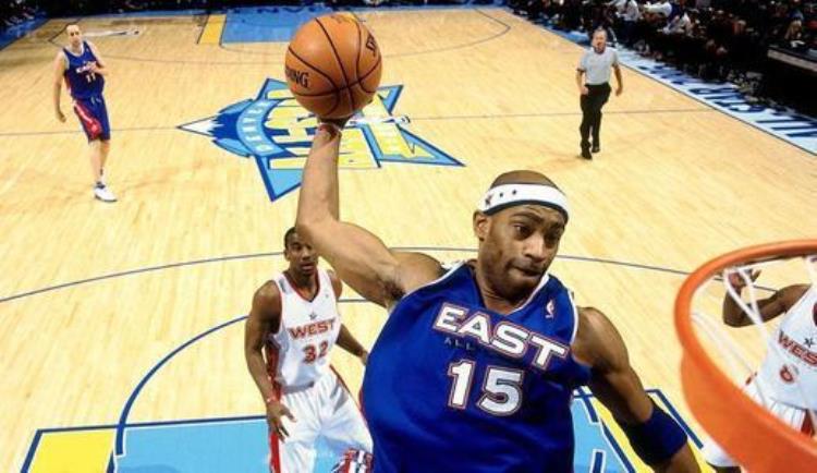 nba扣篮第一人「NBA巨星首次扣篮年龄卡特12岁科比14岁姚明令人吃惊」
