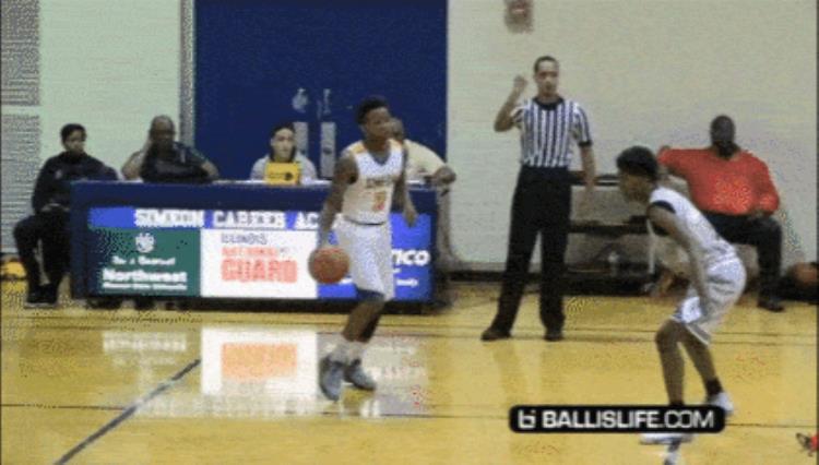 欧文扮老人打街球第一「NBA最街球的一个过人动作欧文保罗最爱用」