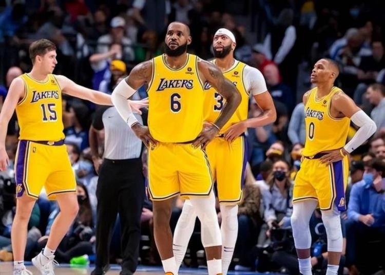 湖人vs公牛历史最佳阵容对比「NBA湖人VS公牛常规赛末期双方势必大显身手」