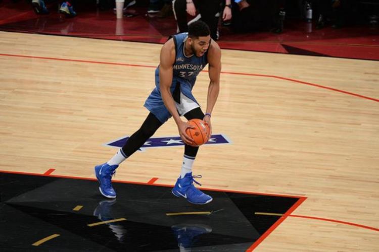 勇士队用的篮球「勇士森林狼球星球鞋代言大盘点2017NBA中国赛」