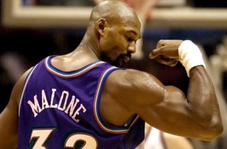 马龙的铁肘「马龙铁肘为何令NBA所有人闻风丧胆这5张照片给你答案」