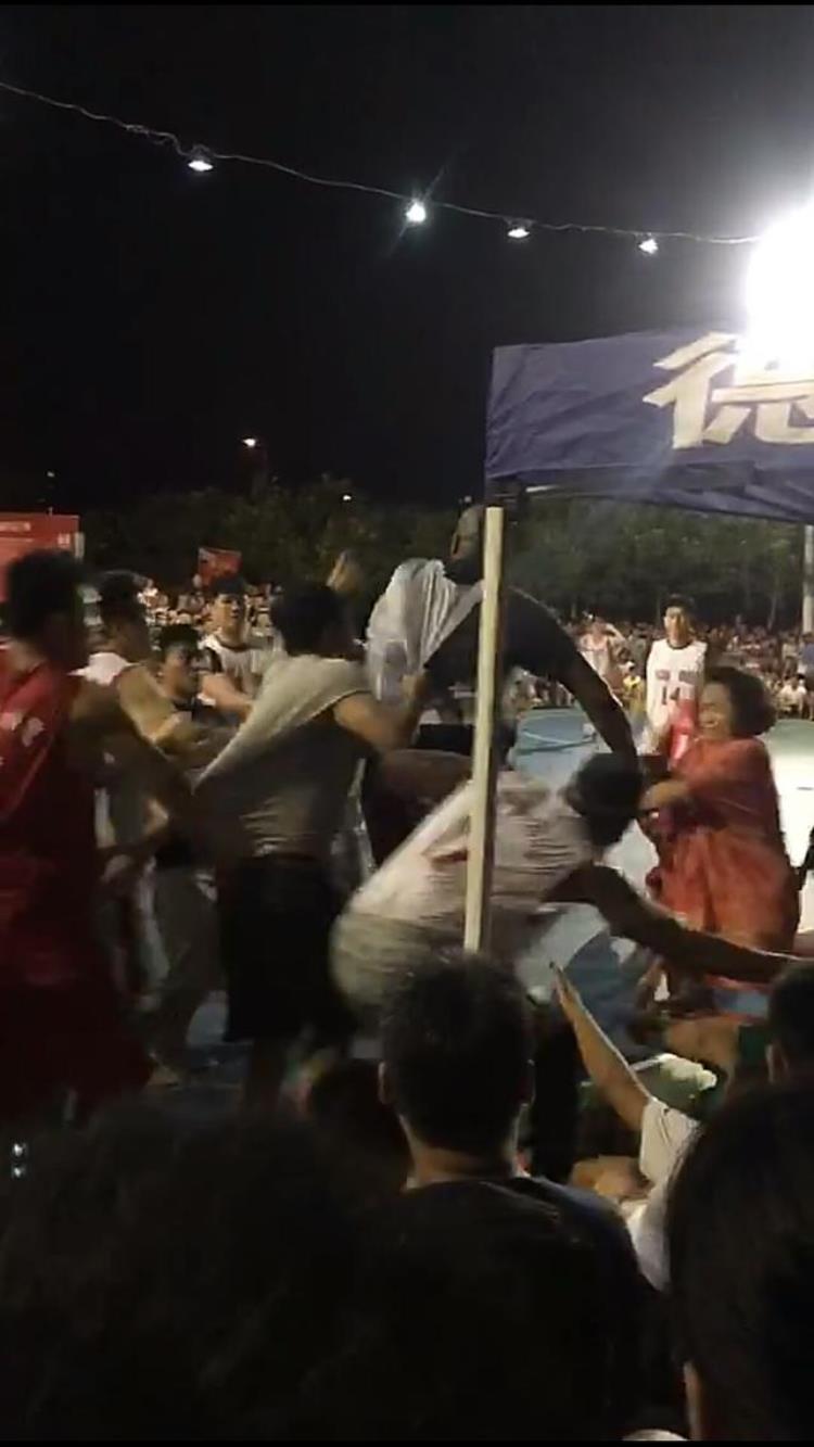 蓬莱渤海燃气杯篮球赛打架「烟台蓬莱渤海燃气杯篮球赛发生群殴外援事件事情真相是」